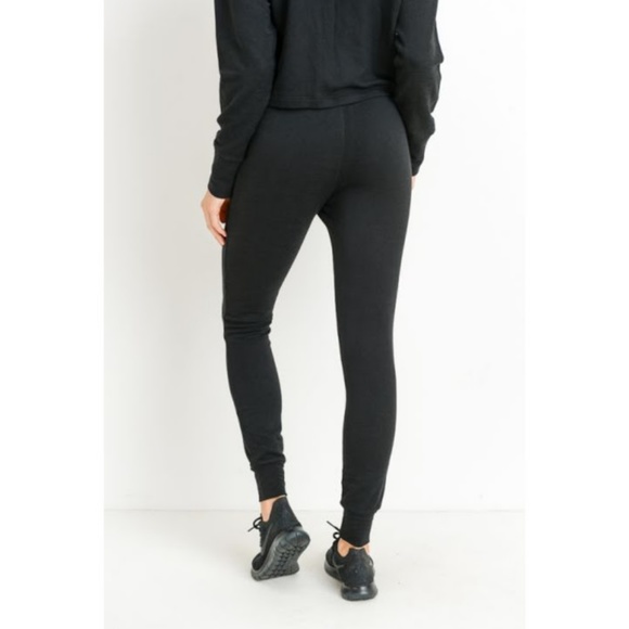Highwaist Slim-Fit Cuffed Joggers - Picture 6 of 6